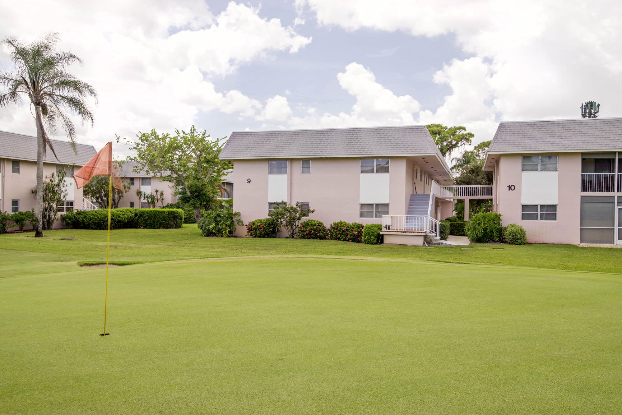 Little Club community photo 1