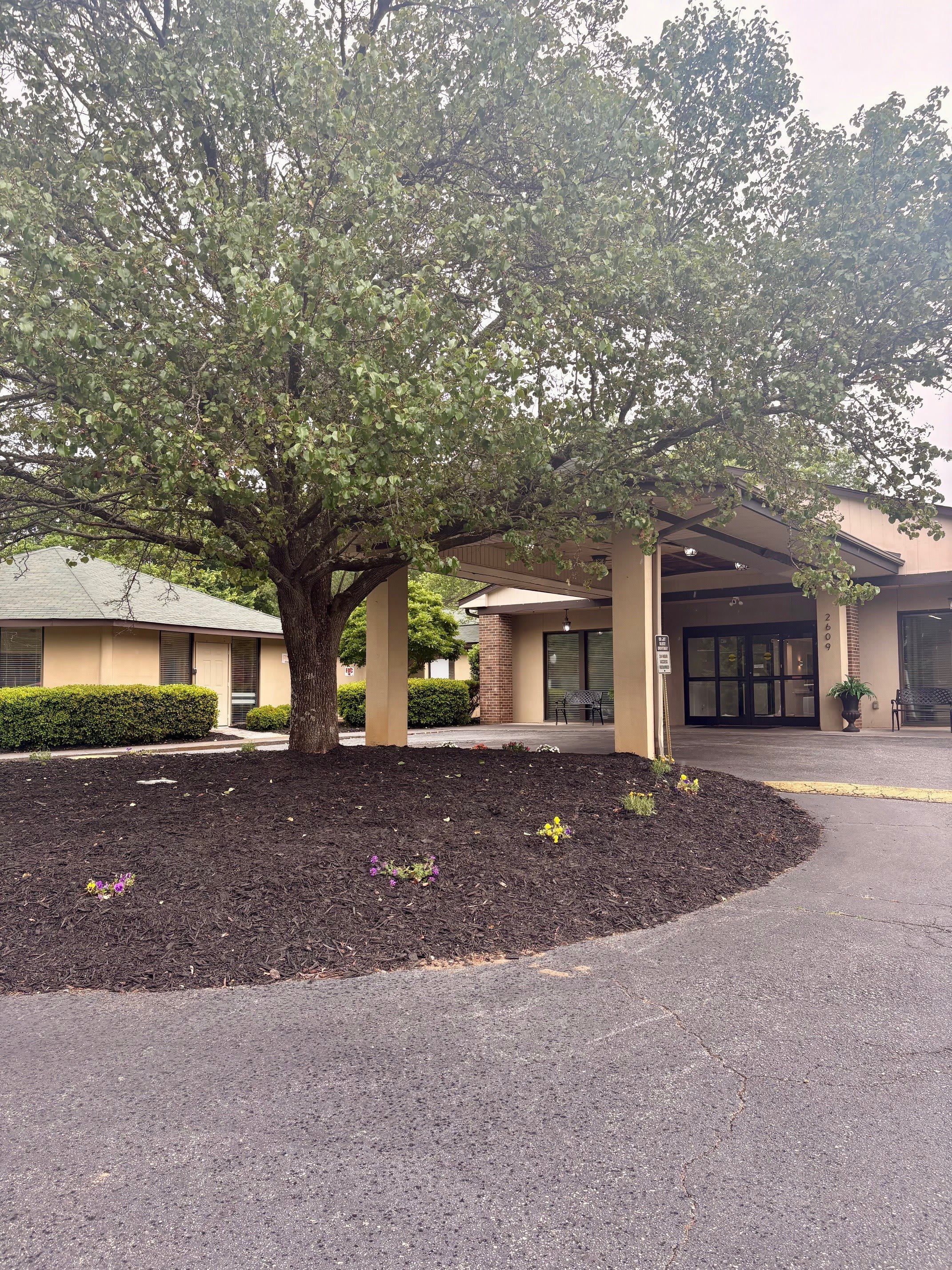 Grand Villa Assisted Living at Winston community photo 1