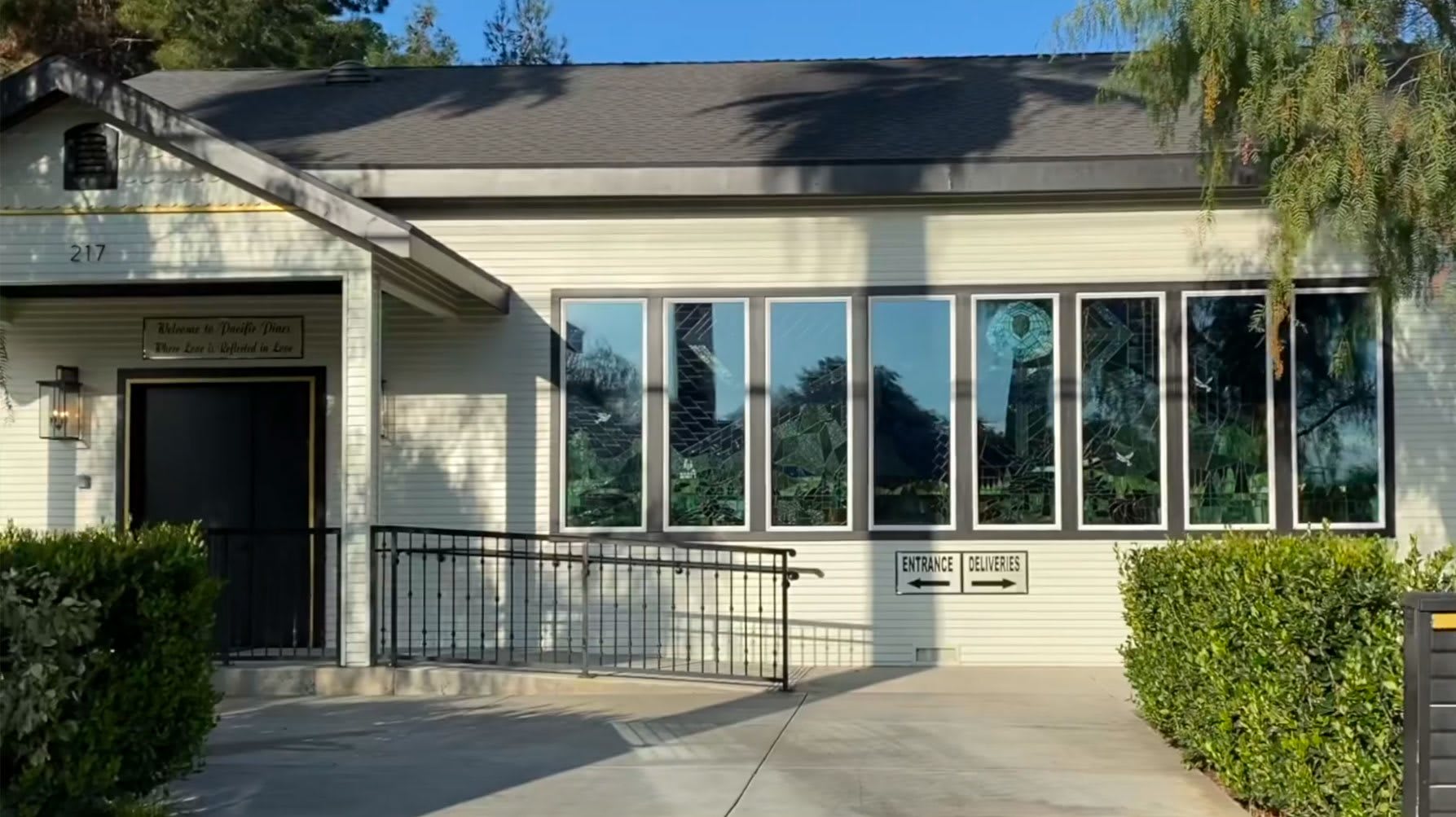 Pacific Pines Redlands community photo 1