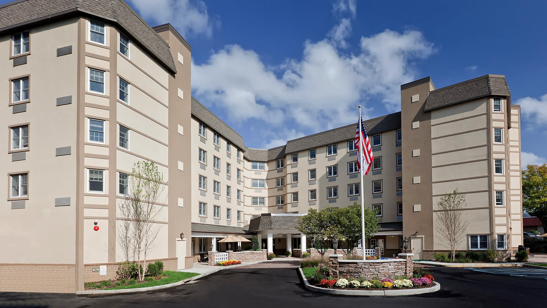Atria Glen Cove community photo 1