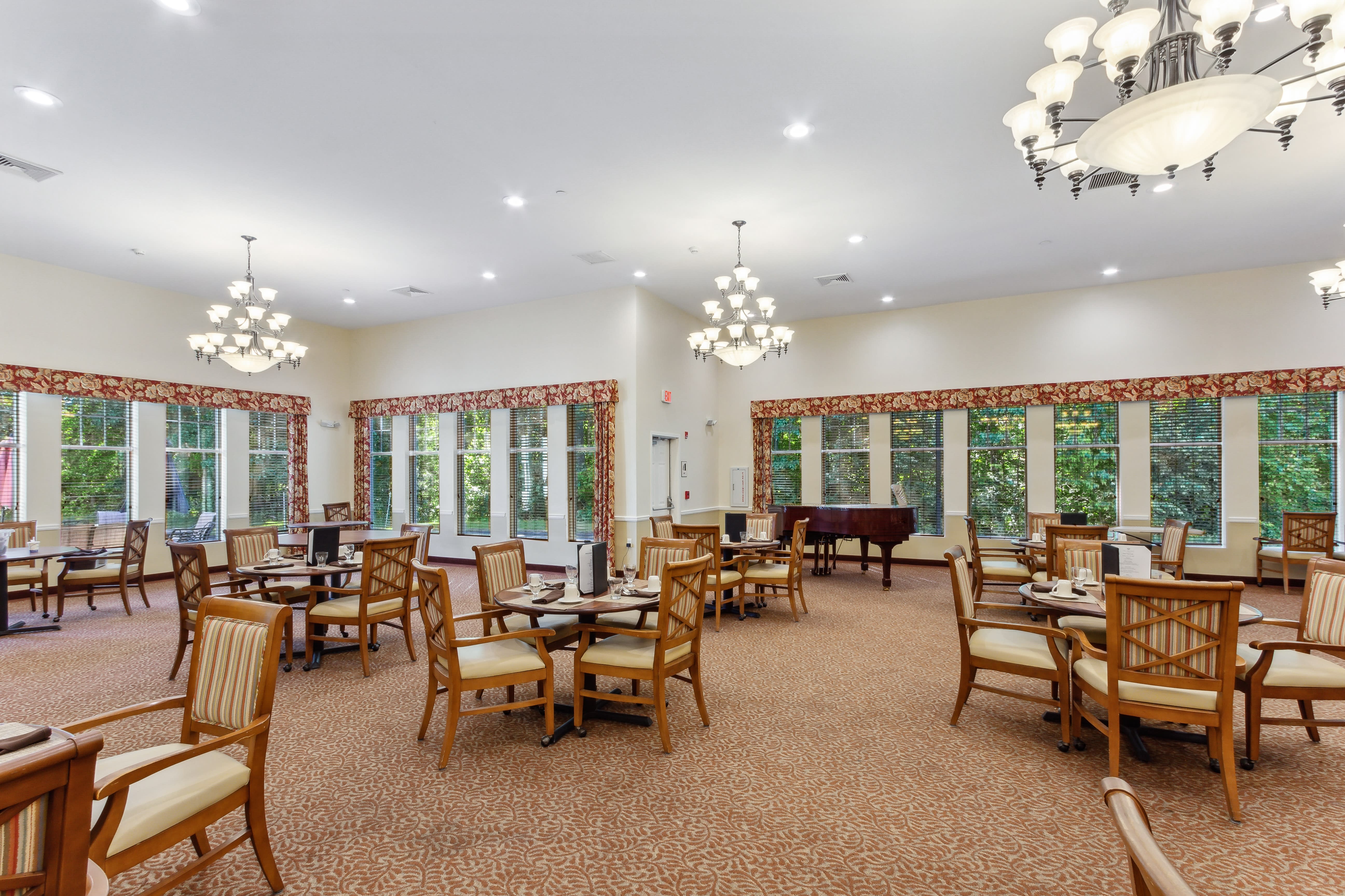 The Enclave of Franklin Assisted Living and Memory Care Community community photo 4