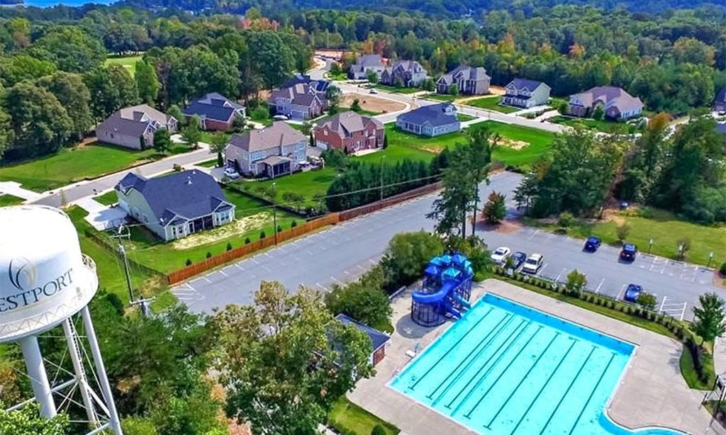 The Springs at Westport community photo 1