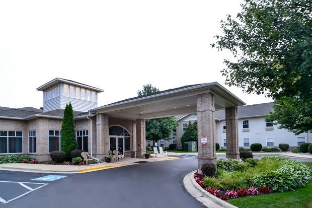 Cedarhurst of Edison Lakes community photo 1