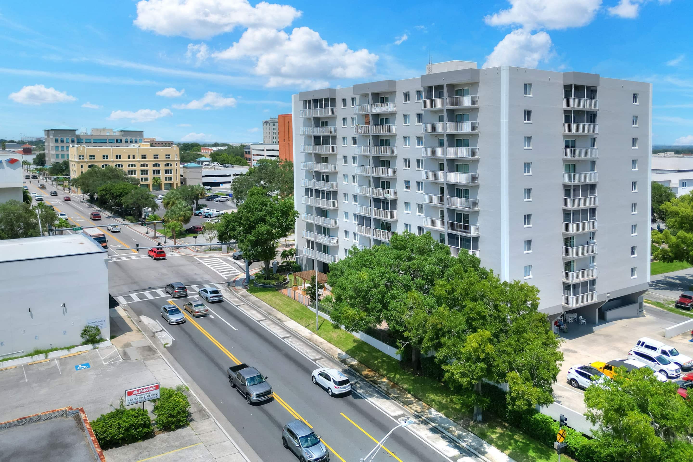 Lake Morton Plaza community photo 1