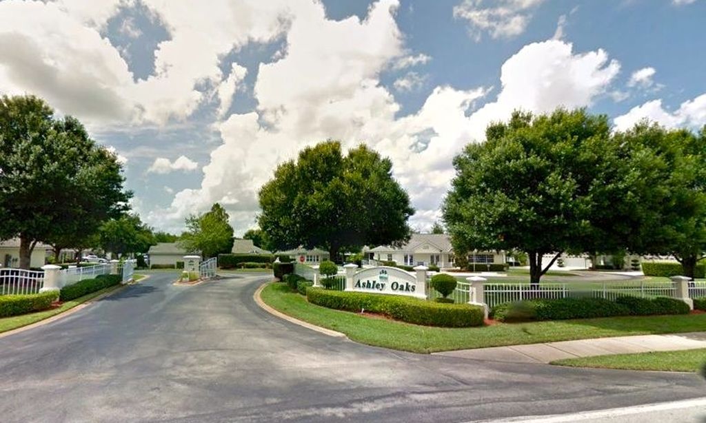 Ashley Oaks community photo 1