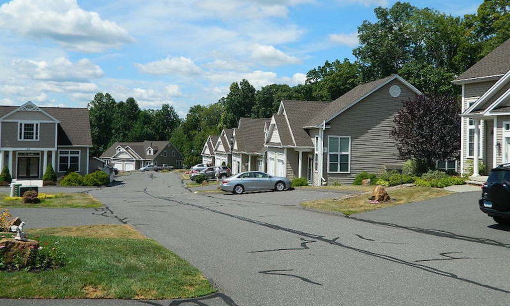 Boulder Brook community photo 1