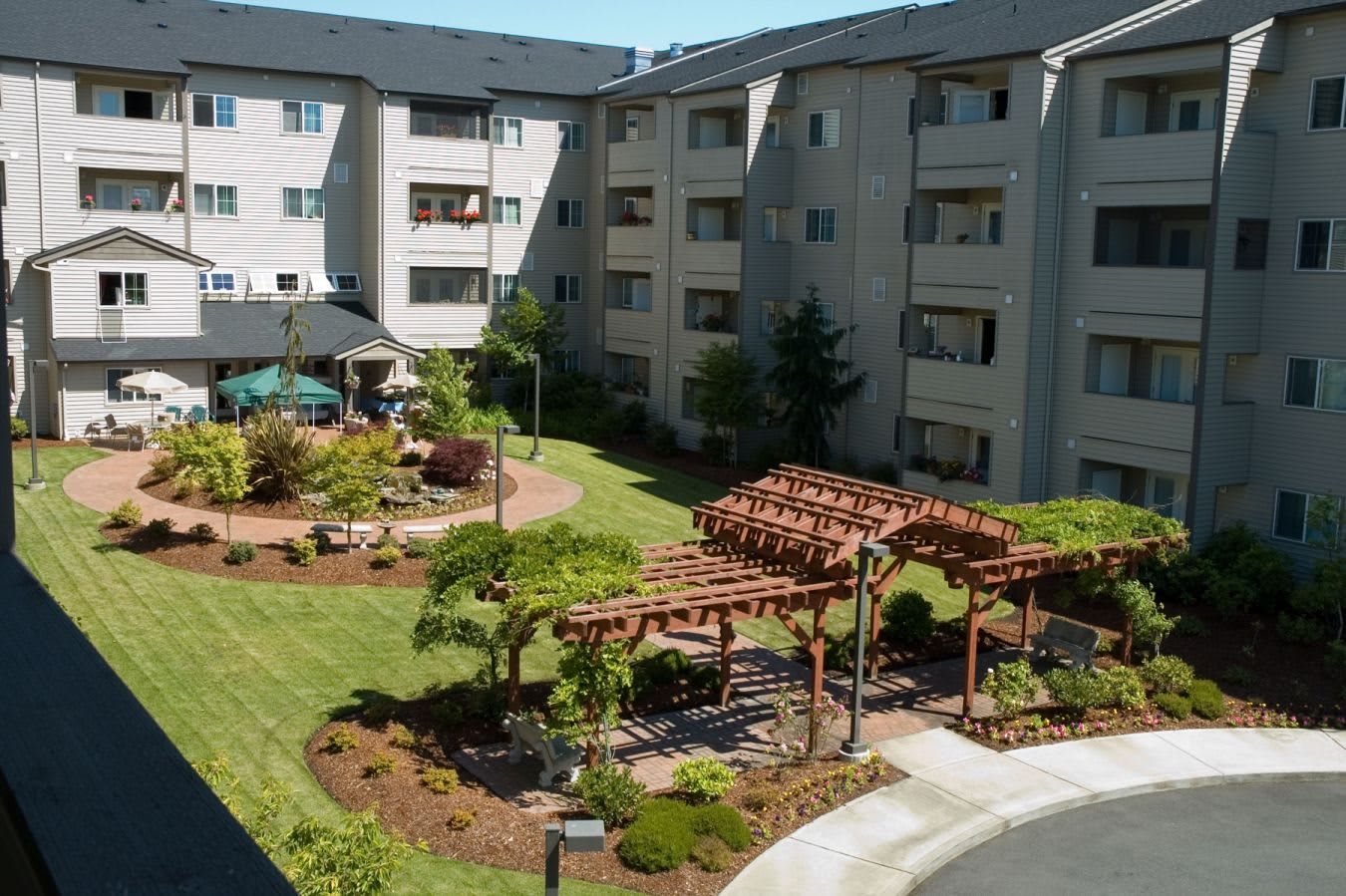 Gibson Gardens community photo 1