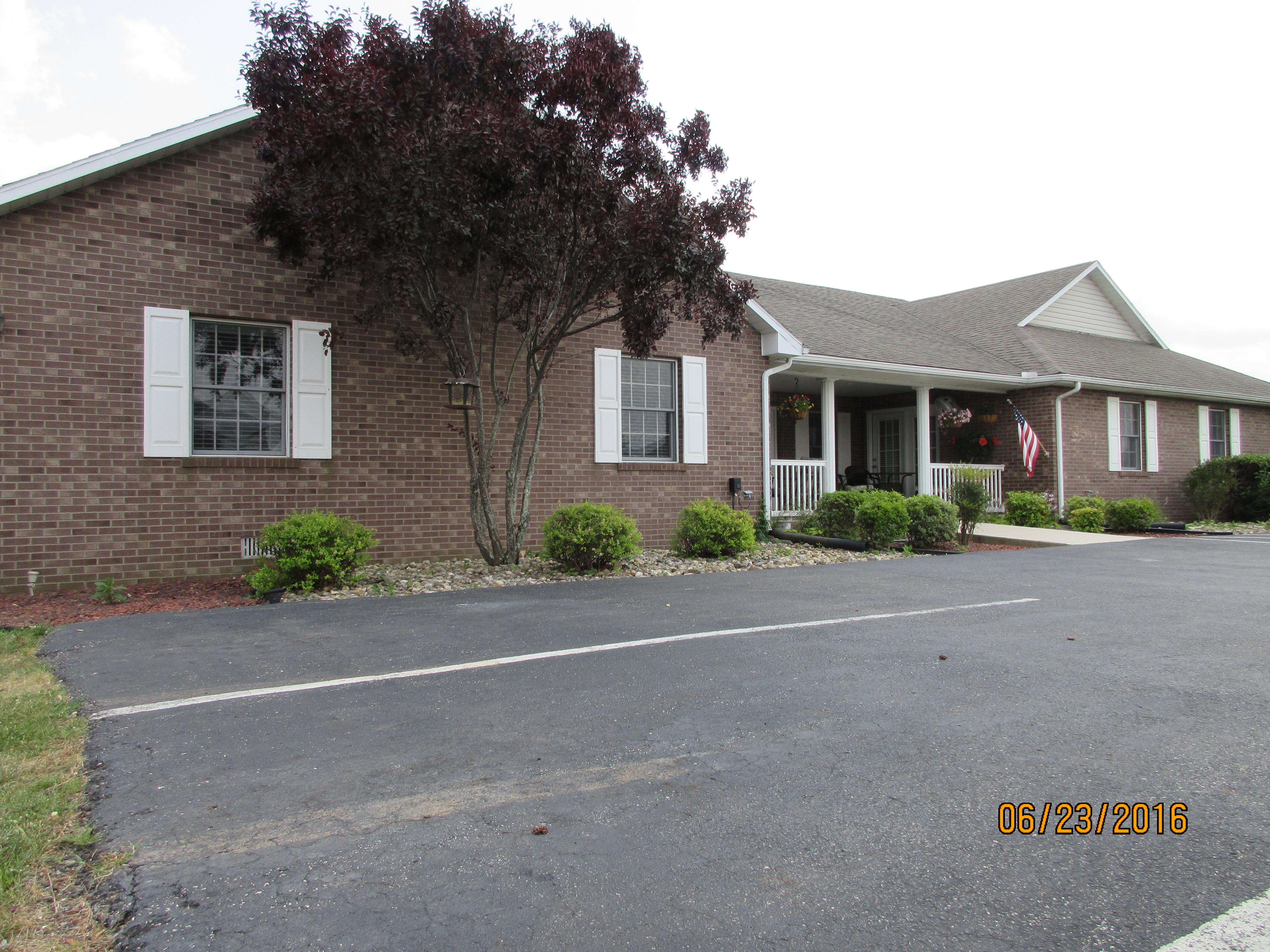 Hometown Manor Assisted Living of Bardstown community photo 1