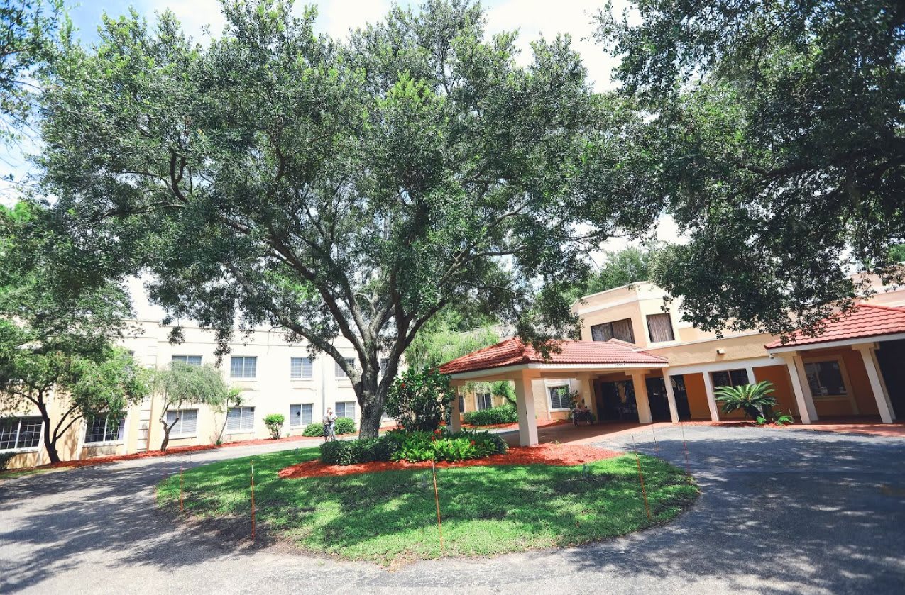 Best Care Senior Living at Winter Haven community photo 1