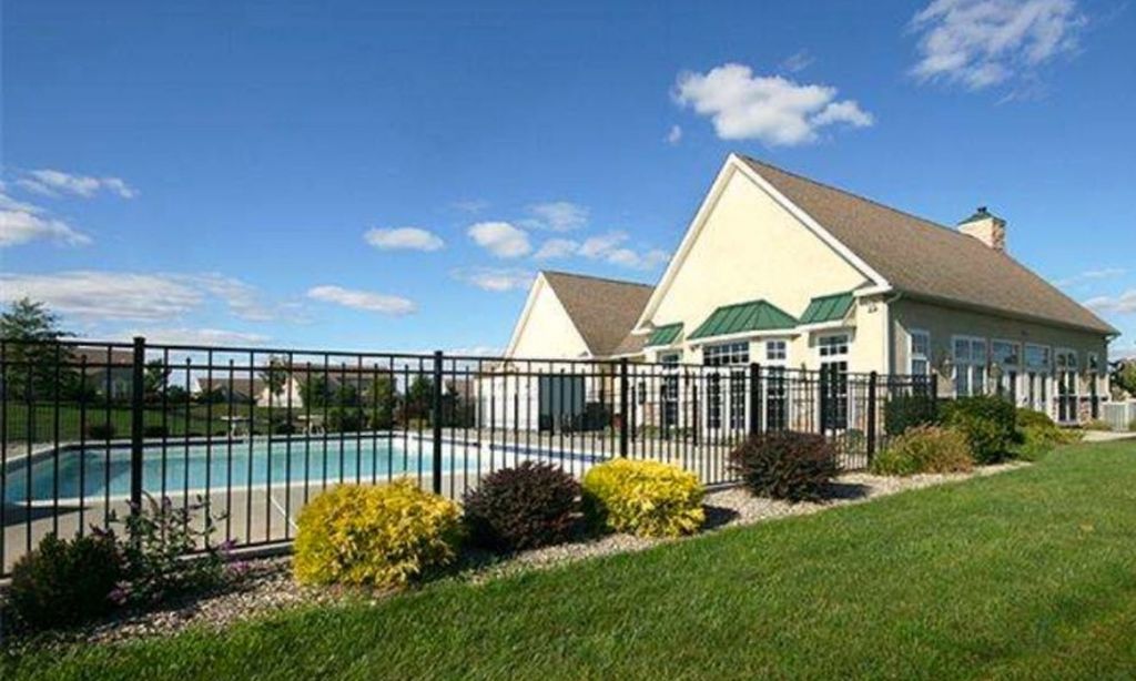 Knob Hill Farm community photo 1