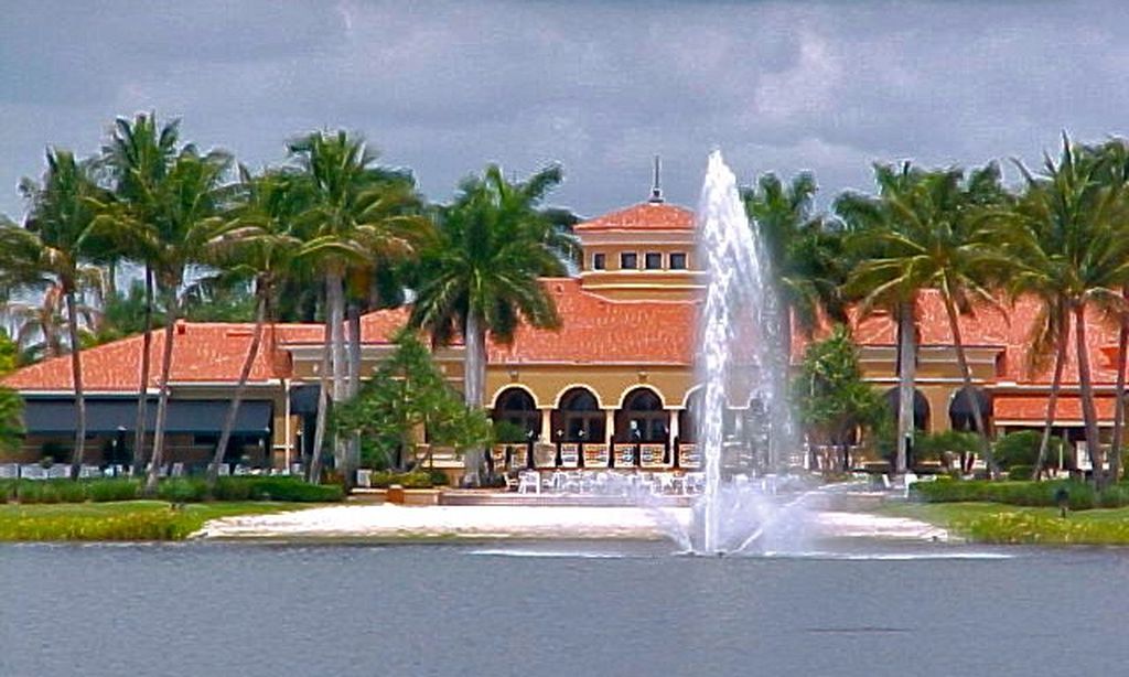 Valencia Lakes community photo 1