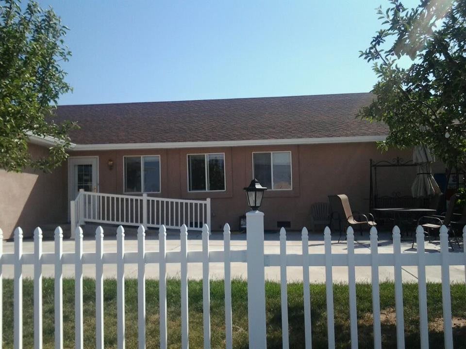 Columbine Chateau community photo 1