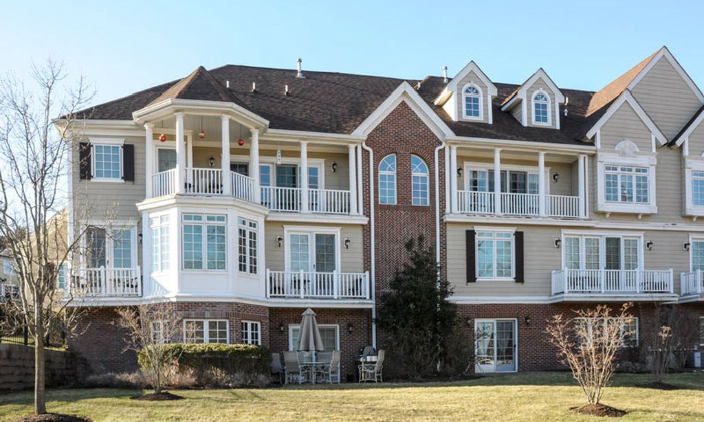 Lakeside Villas community photo 1