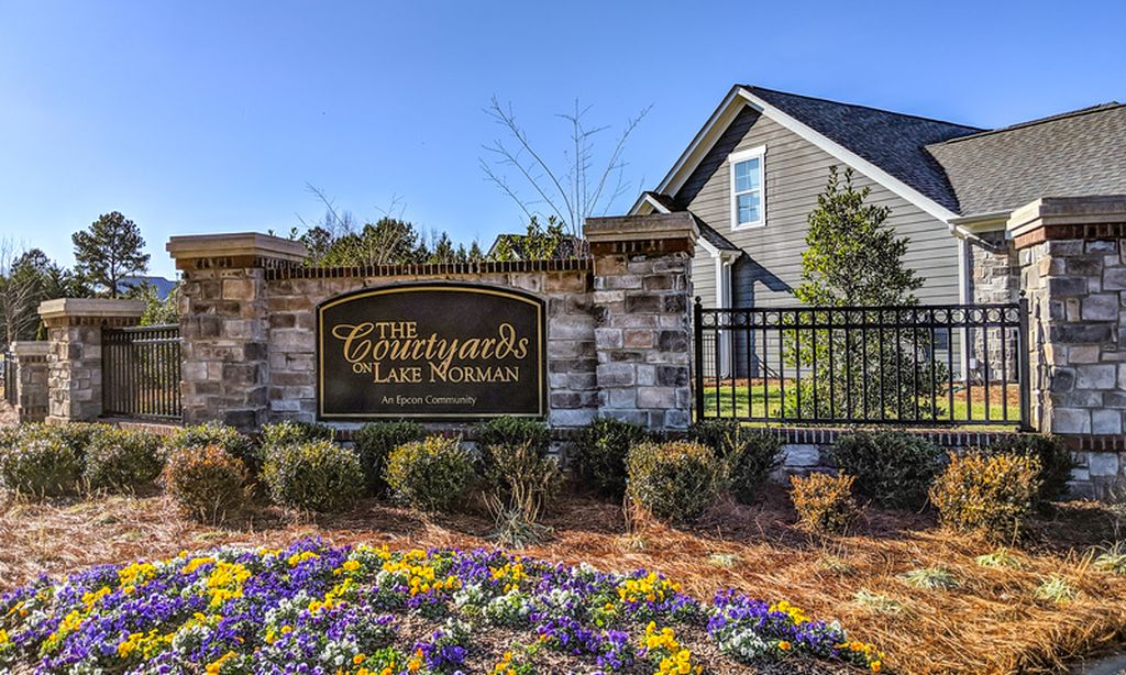 The Courtyards on Lake Norman community photo 1