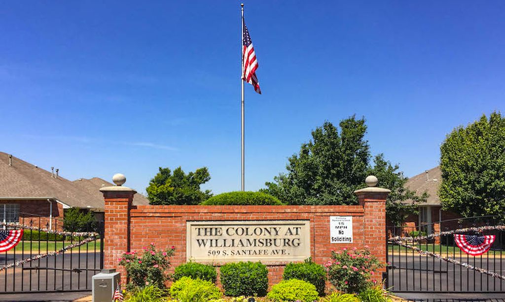 The Colony at Williamsburg community photo 1