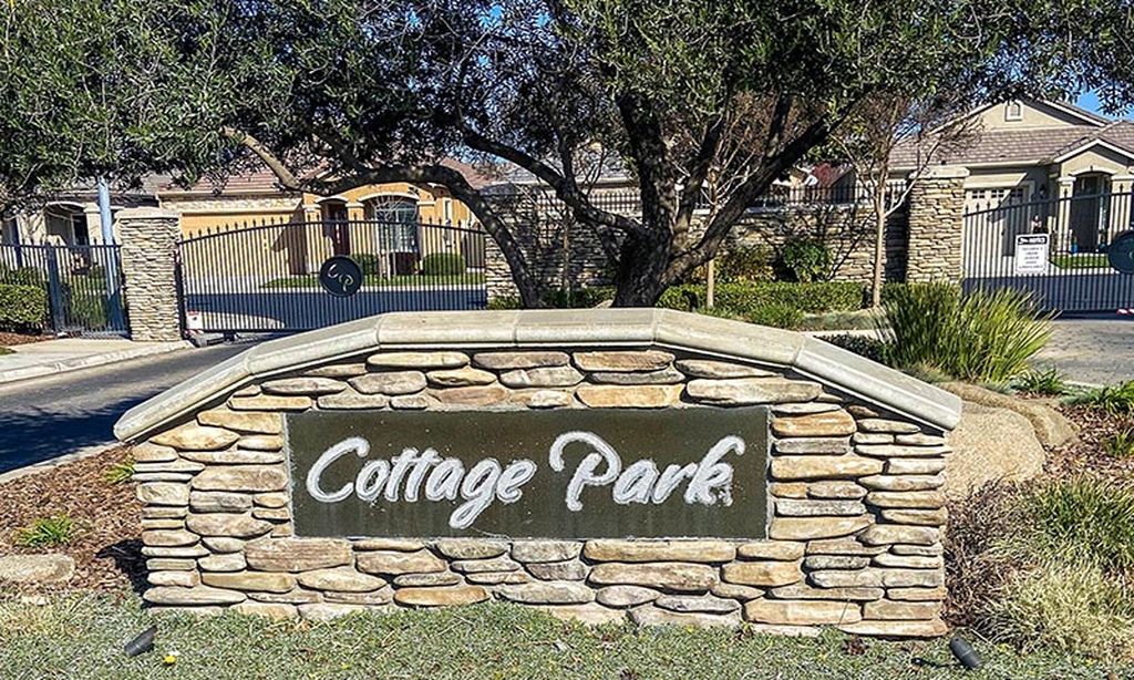 Cottage Park community photo 1
