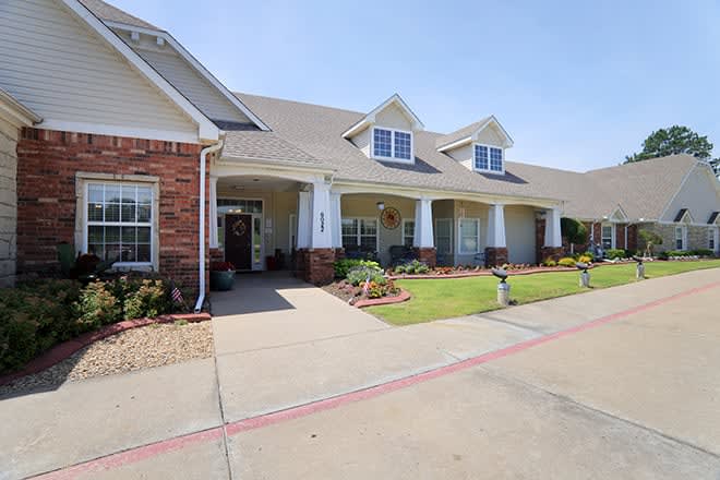 Oxford Springs Tulsa Memory Care community photo 1