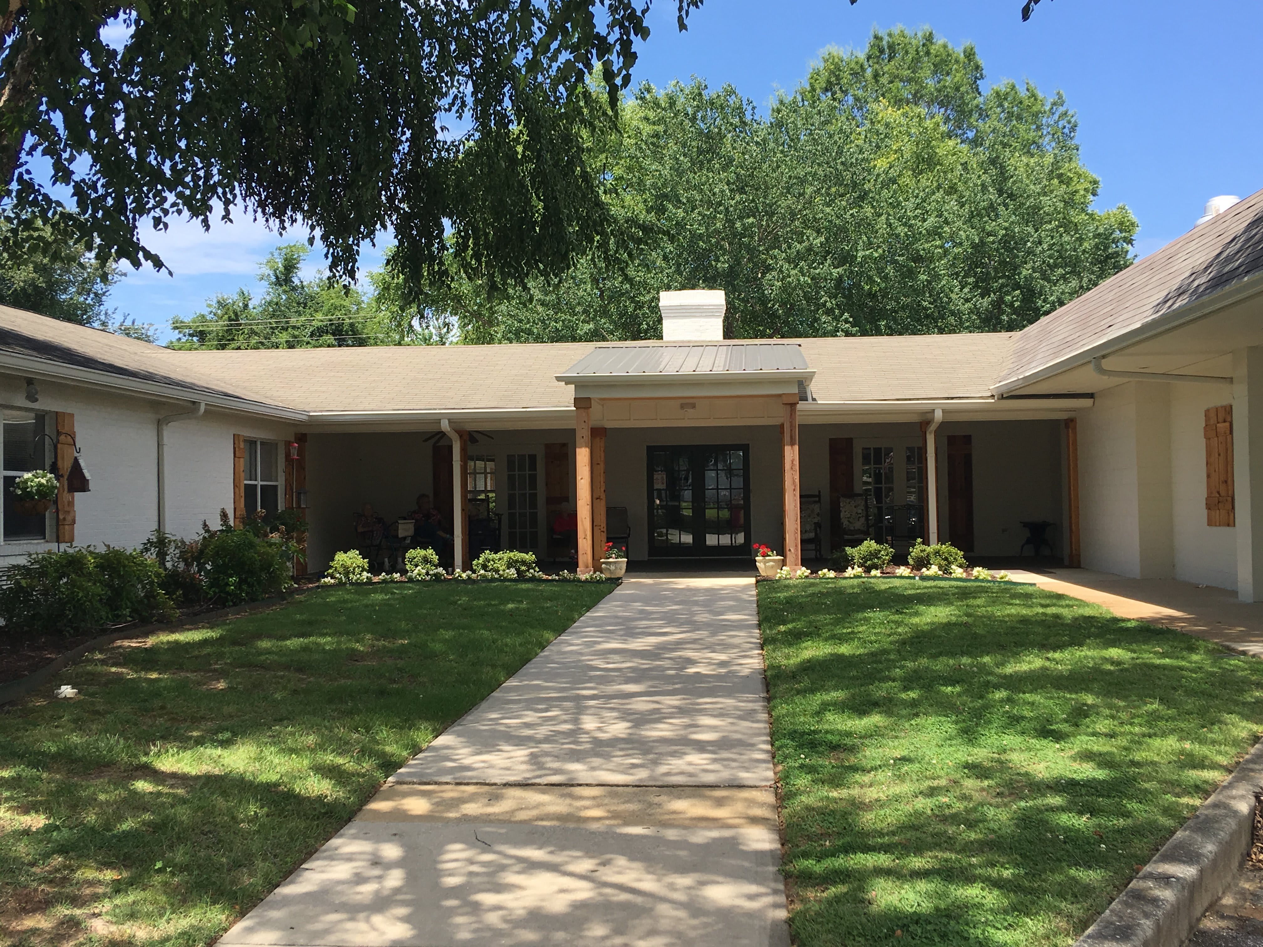 Limestone Manor community photo 1