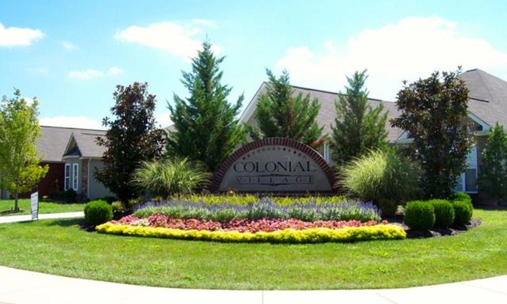 Colonial Village community photo 1