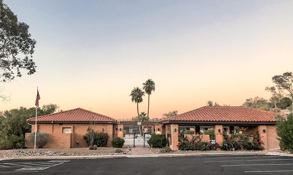 La Cholla Hills community photo 1