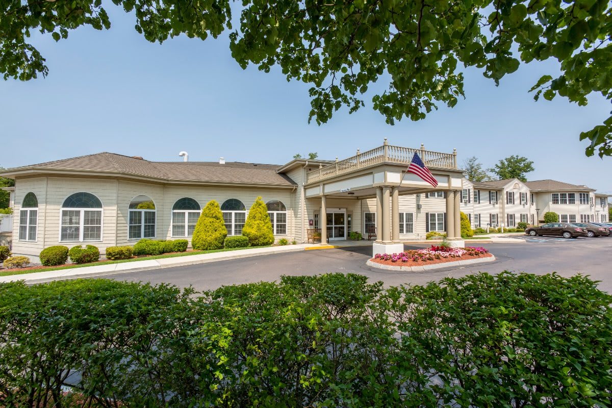 Benchmark Senior Living at Waltham Crossings community photo 1