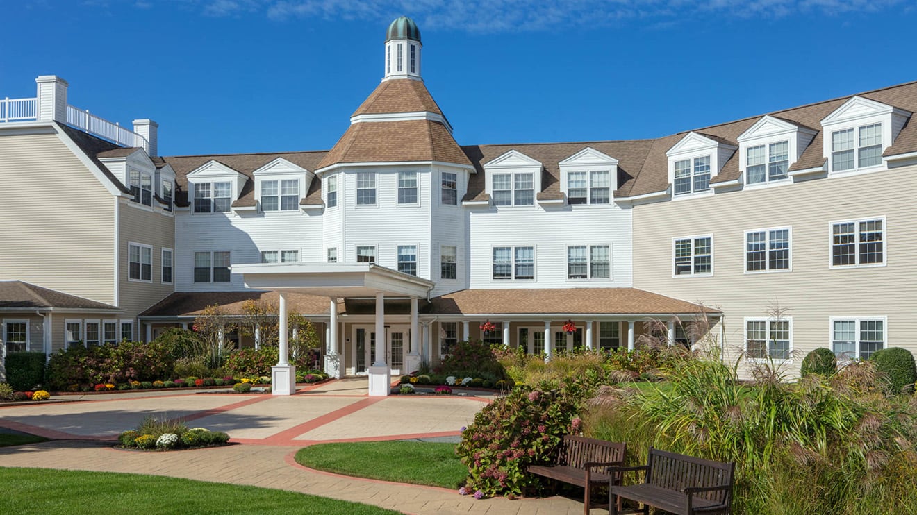 Atria Aquidneck Place community photo 1