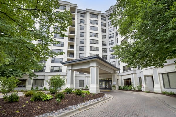 Discovery Village Des Plaines community photo 1