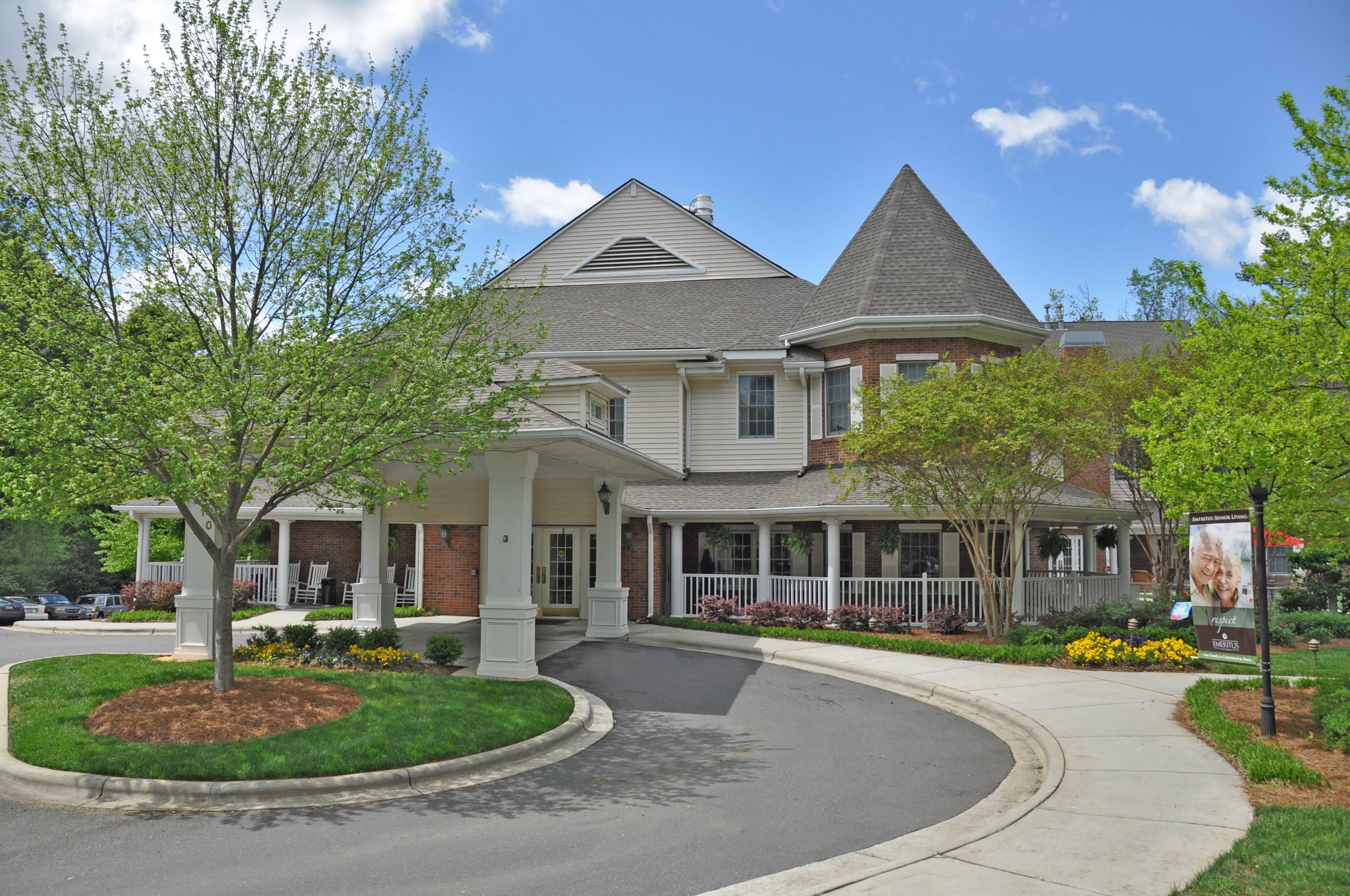 Navion of Cotswold community photo 1