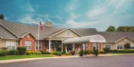 Viva Senior Living at Franklin Manor community photo 1