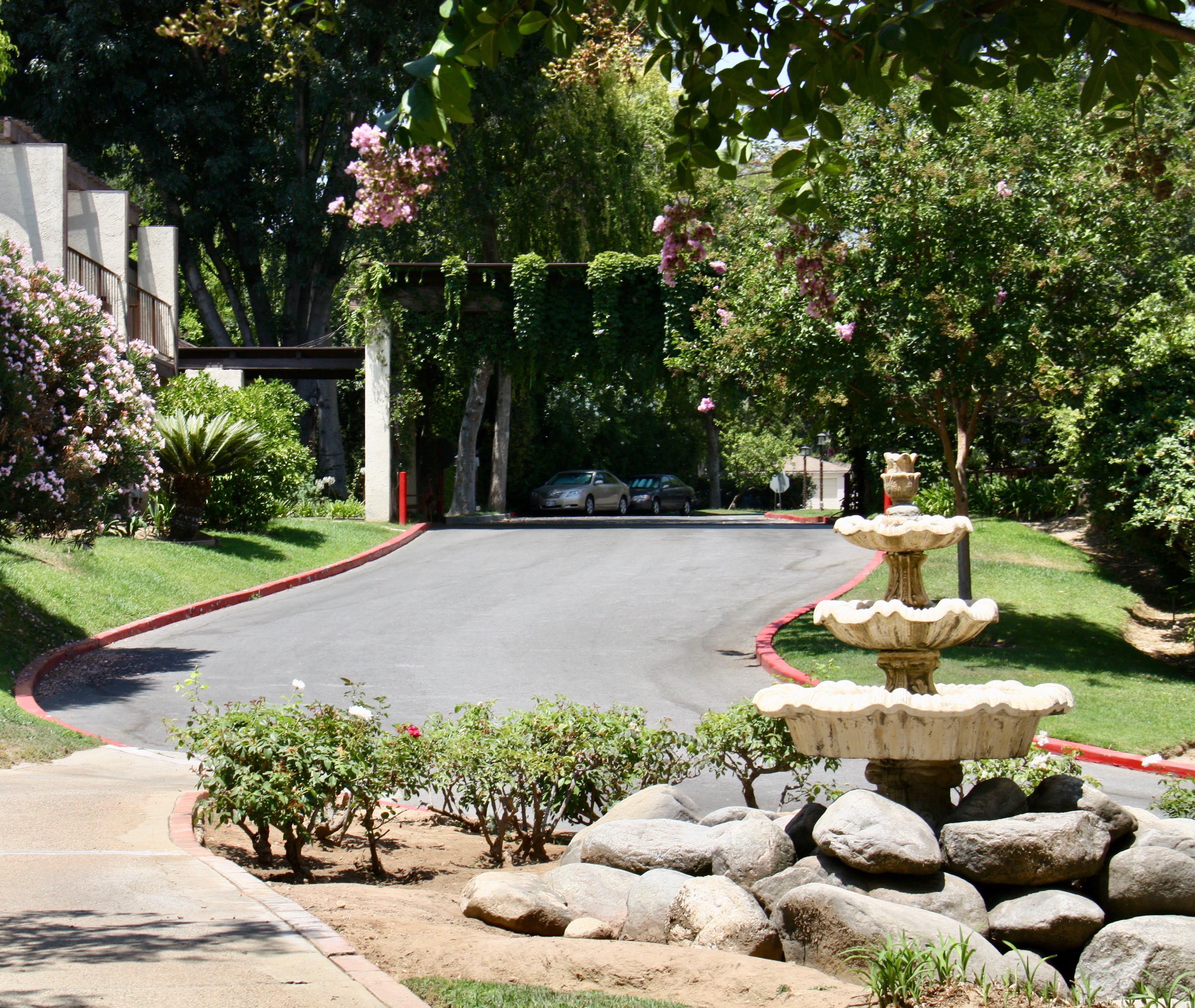 The Oaks of Pasadena community photo 1