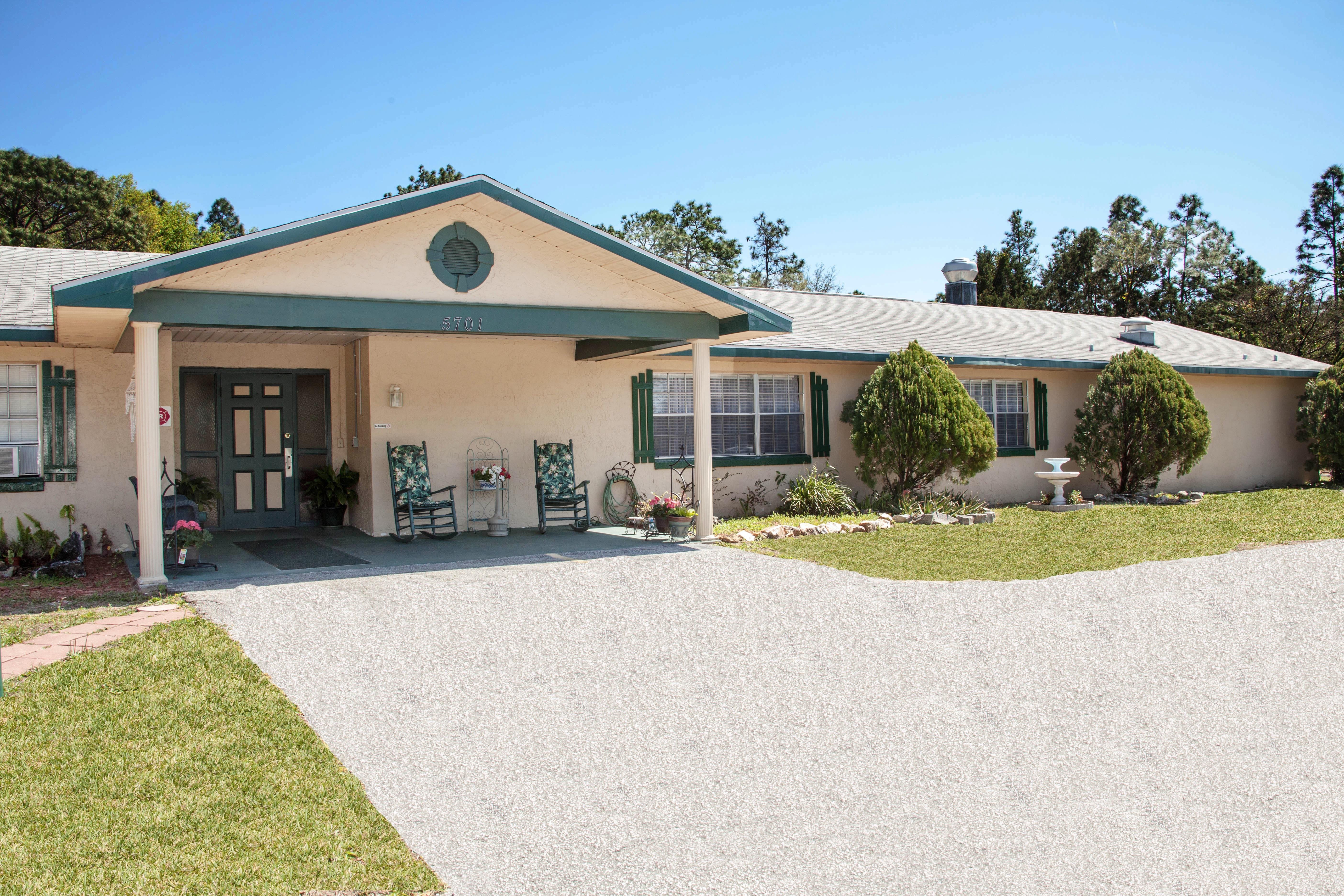 Pleasant Grove Manor community photo 1