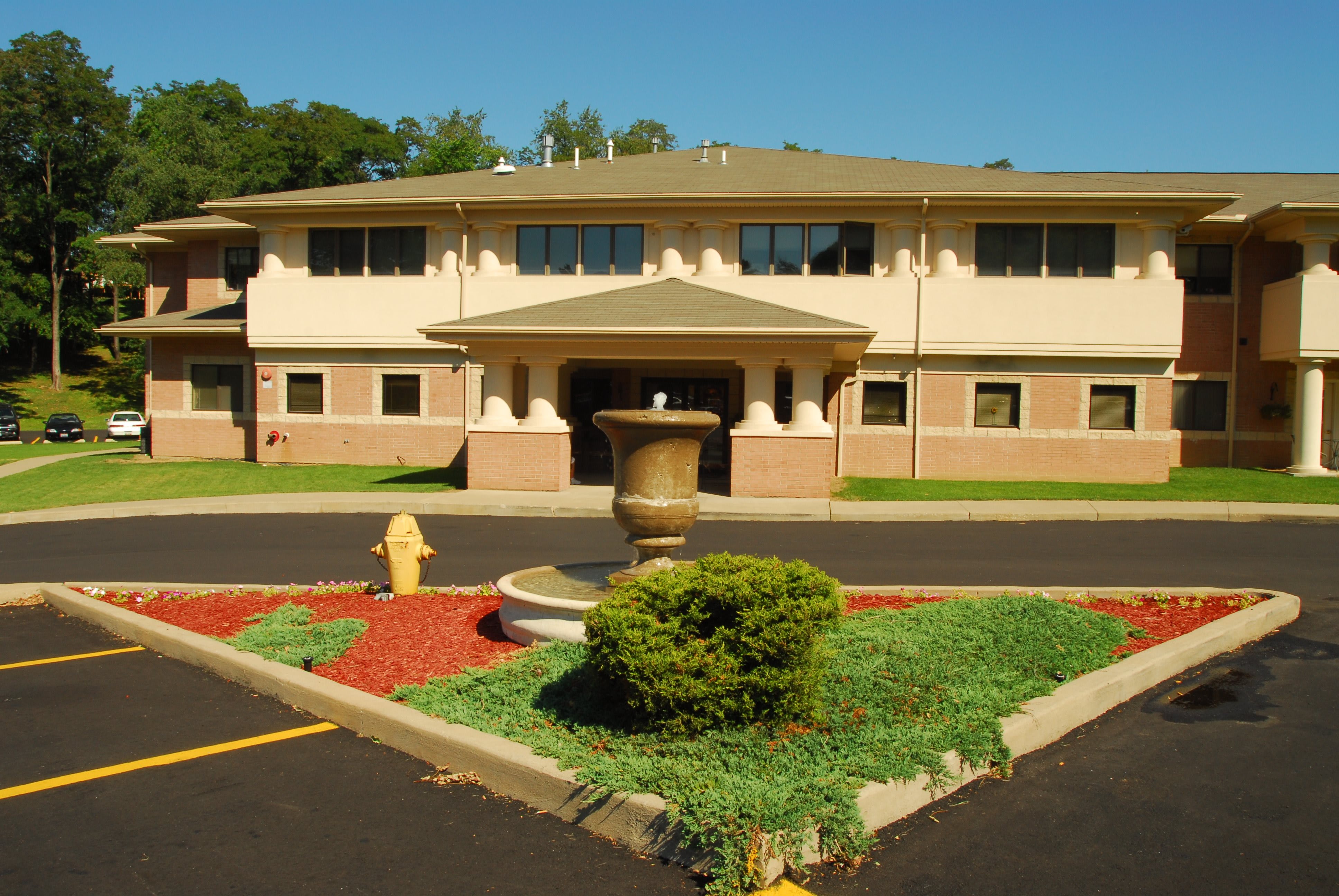 Carriage House Assisted Living community photo 1