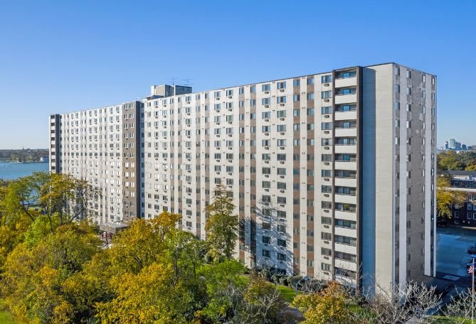 River Towers community photo 1
