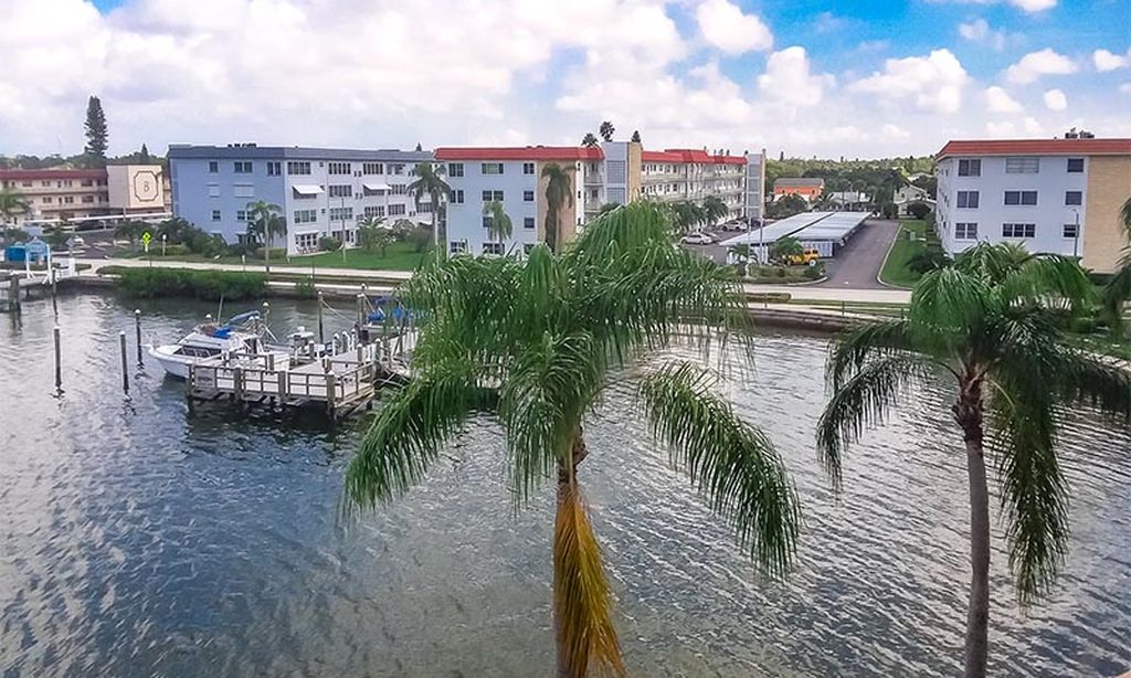 Town Shores of Gulfport community photo 1