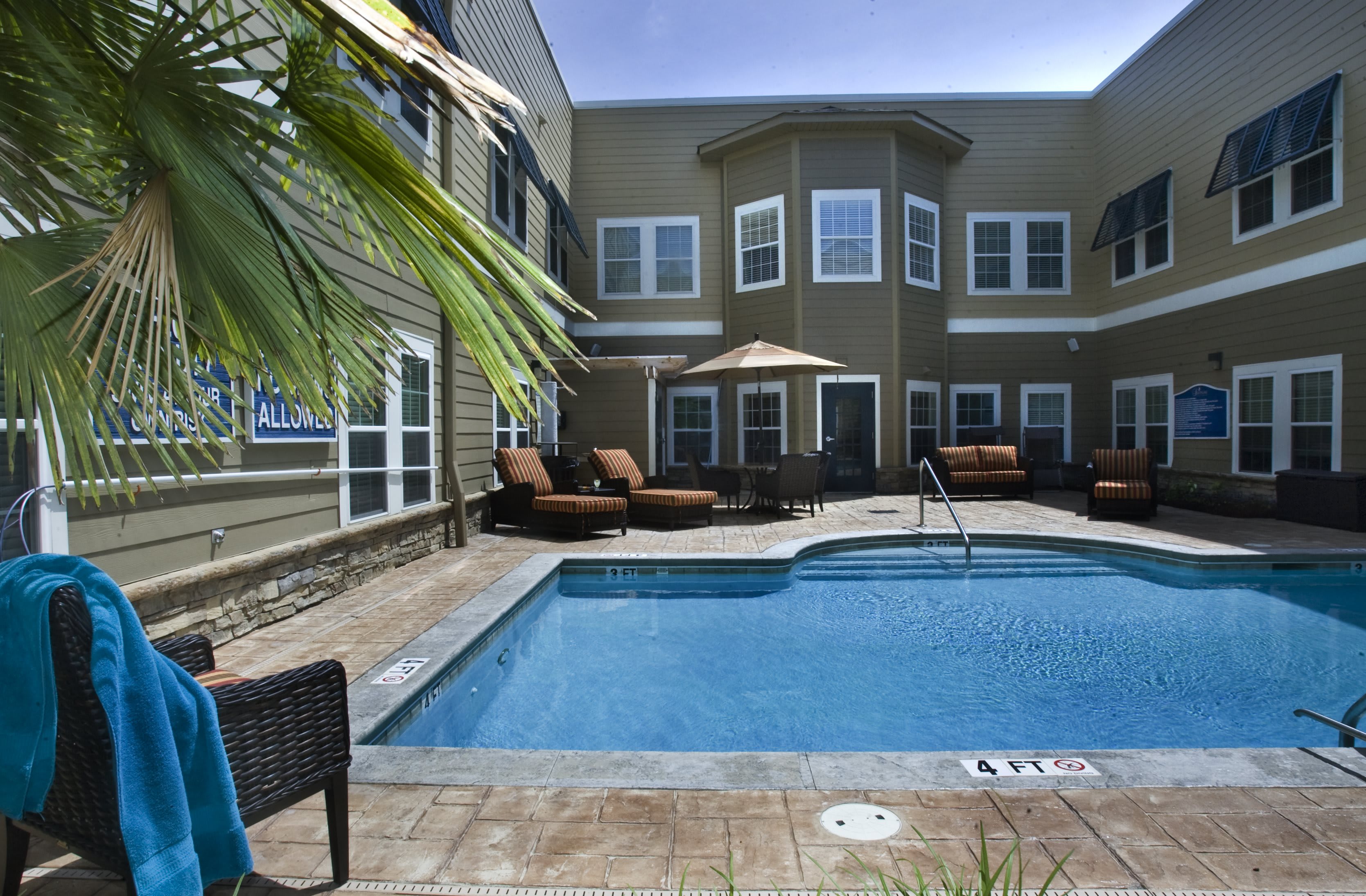 swimming pool