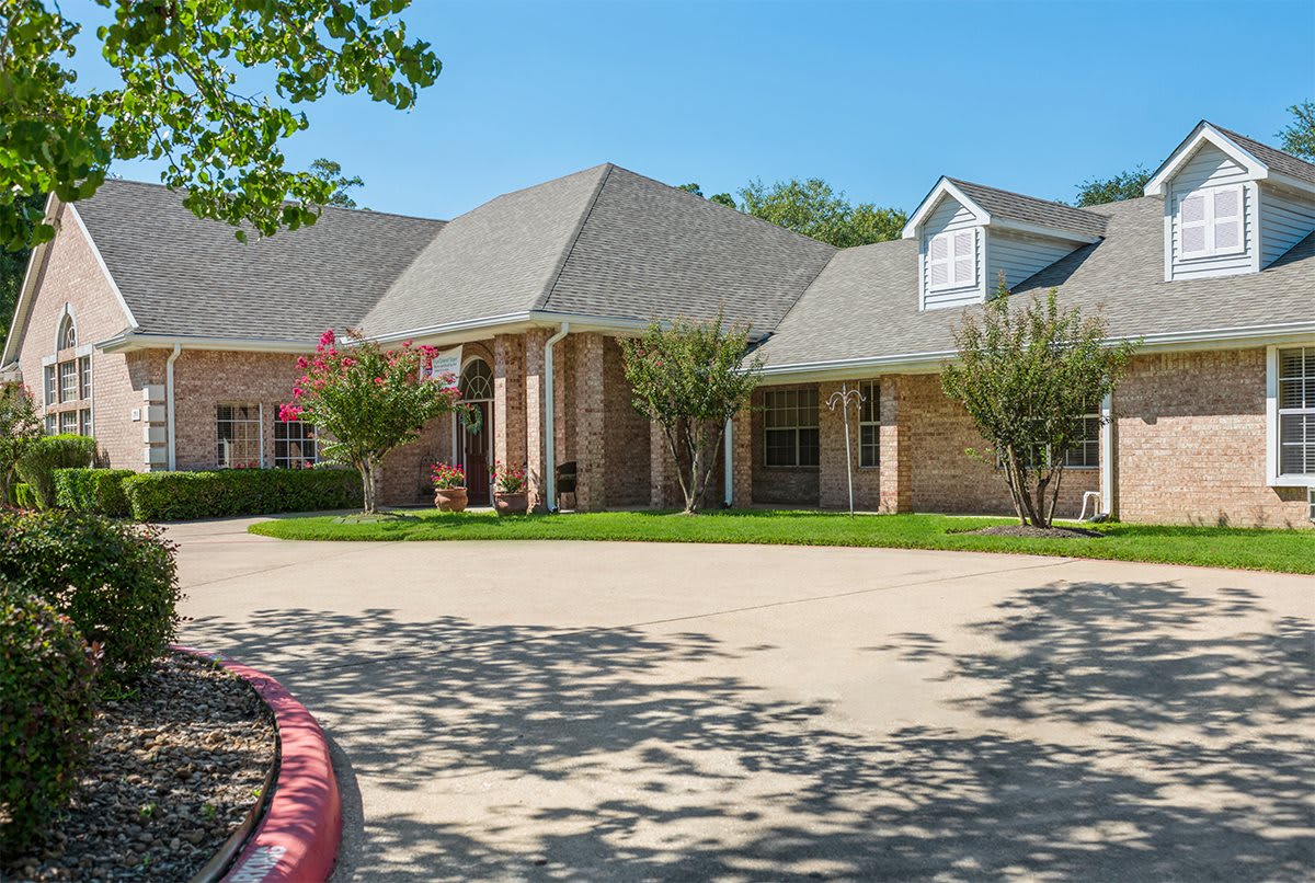 Lucas Court community photo 1