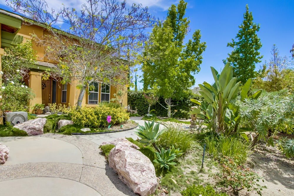 Silver Oaks, South community photo 1