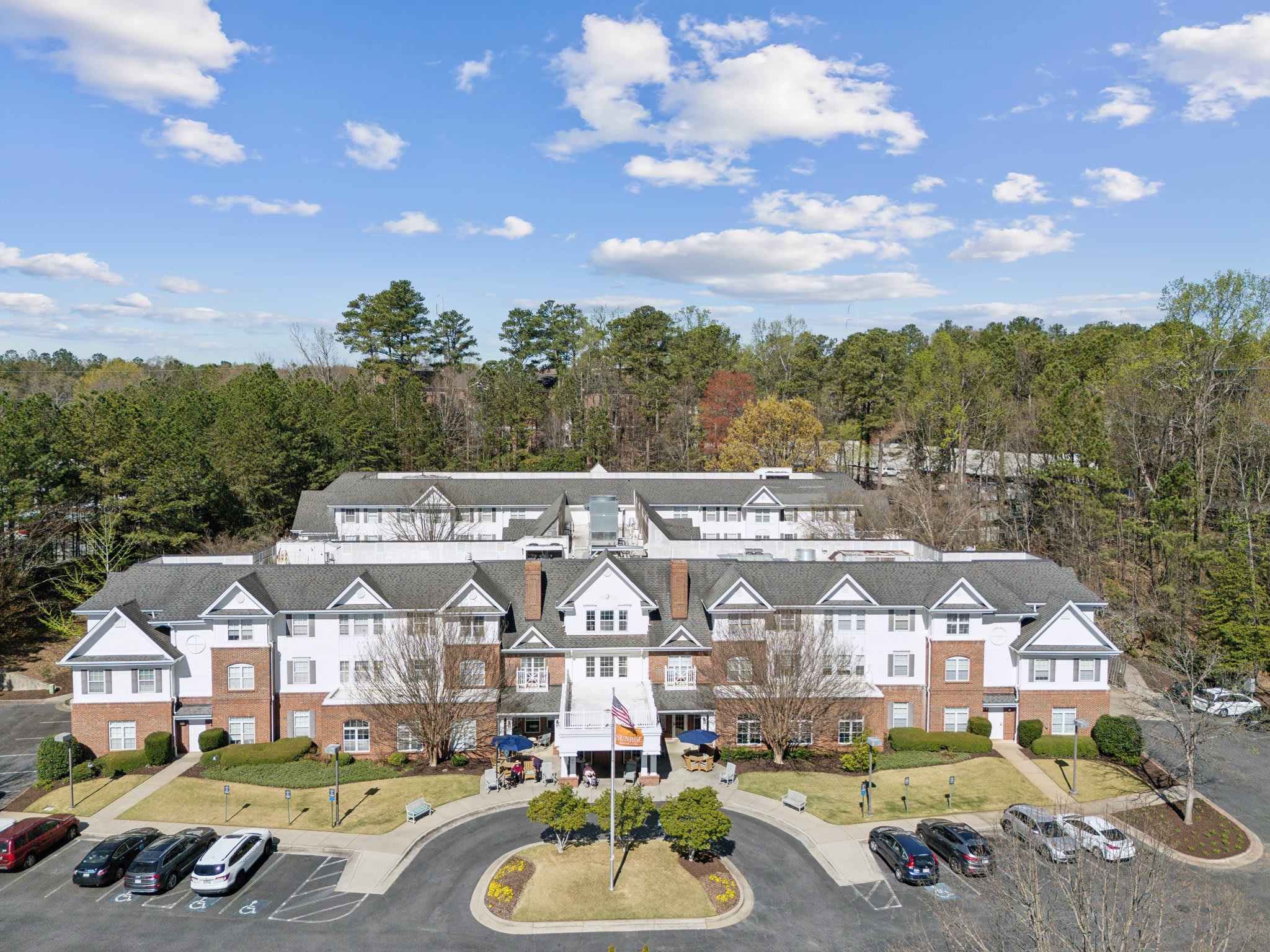 Brighton Gardens of Dunwoody community photo 1