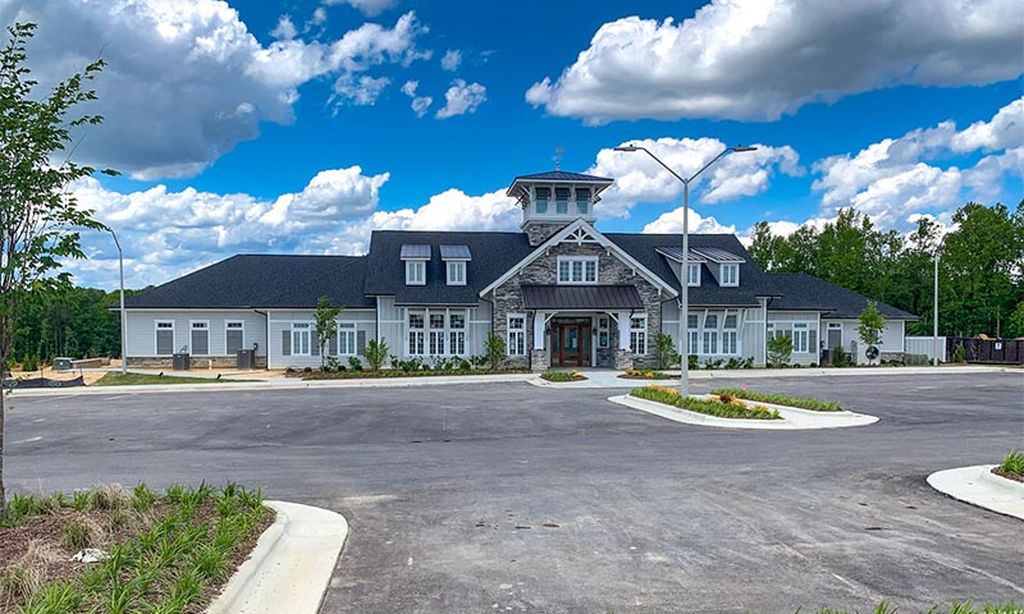 Auburn Village community photo 1