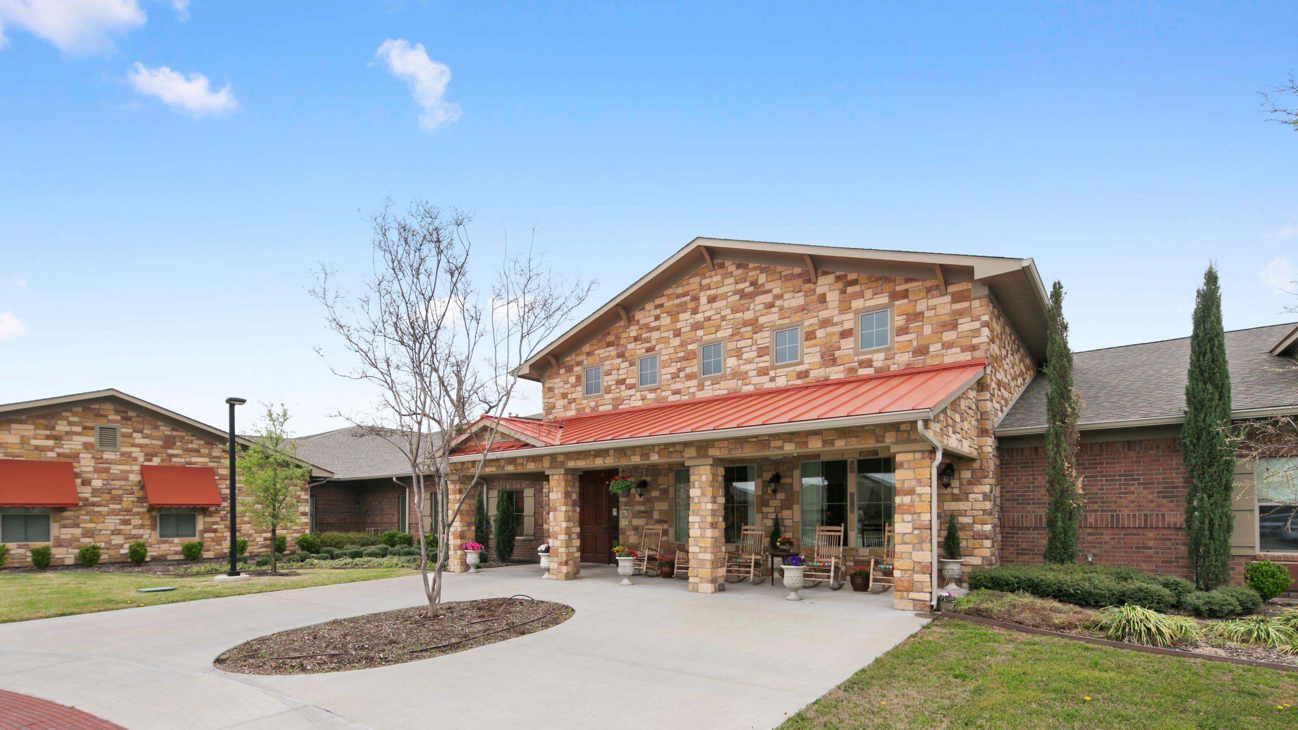 River Oaks Assisted Living and Memory Care community photo 1
