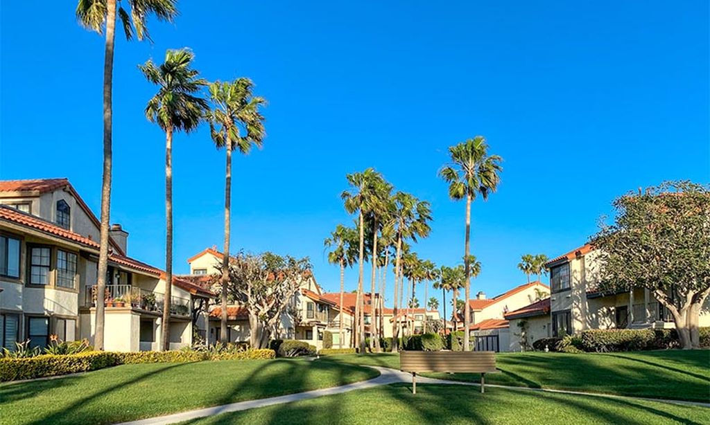 The Colony at Mandalay Beach community photo 1