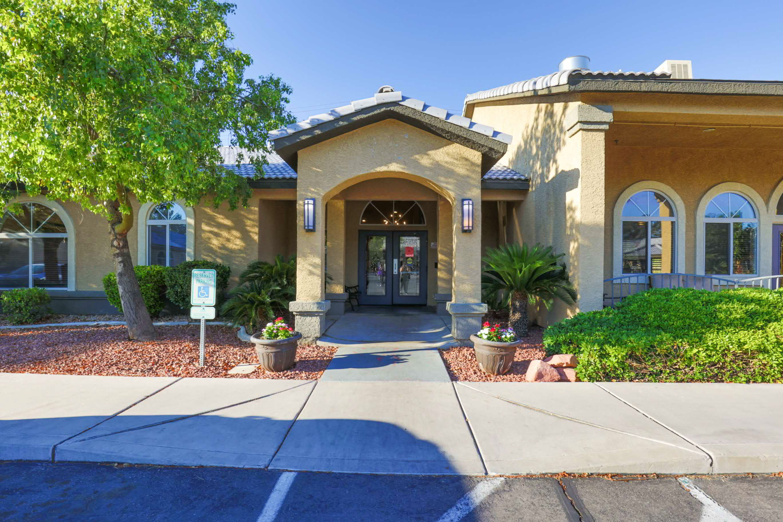 Villa Court Assisted Living community photo 1