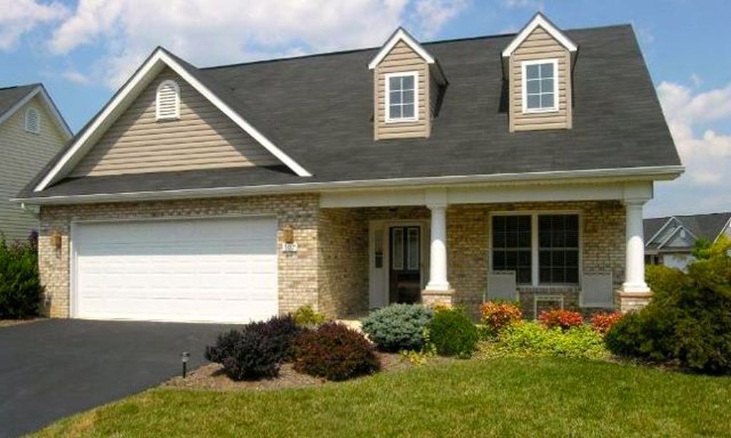 Cross Creek Village community photo 1
