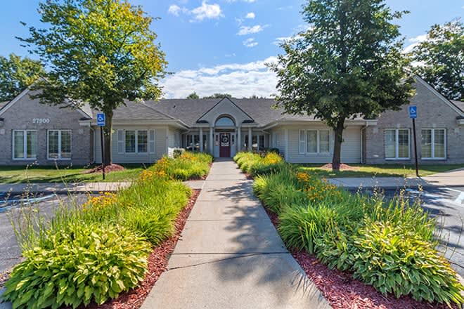 Brookdale Farmington Hills North community photo 1