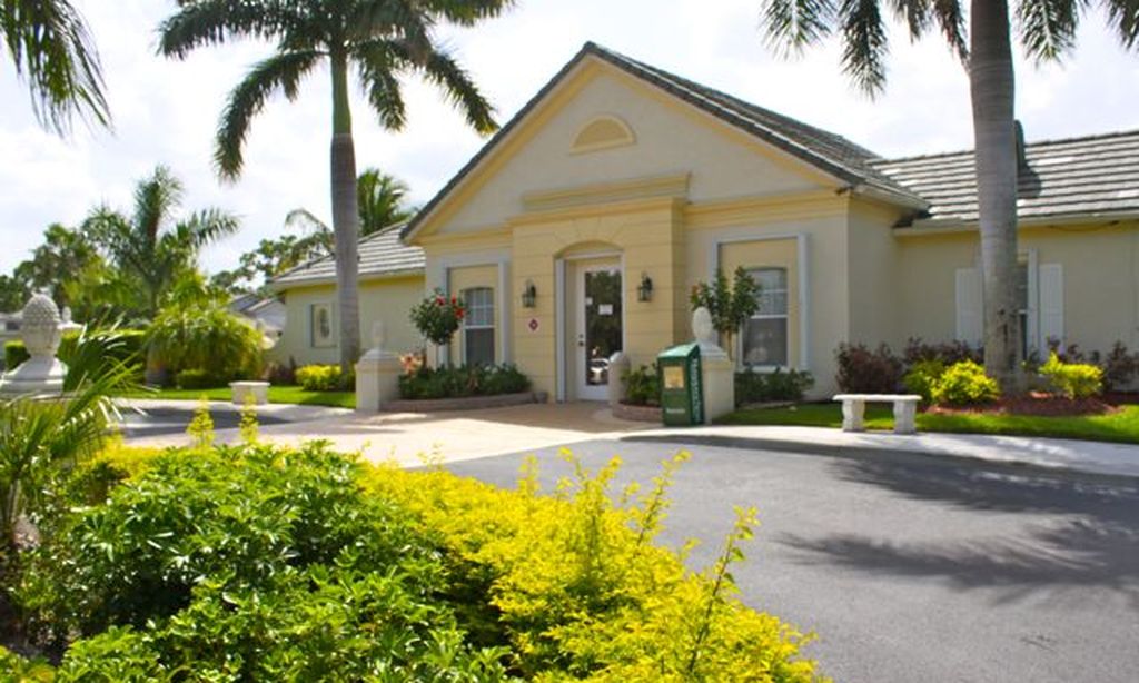 Lake Forest community photo 1