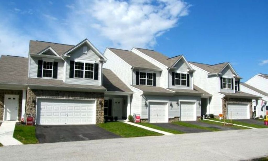 Guilford Mews community photo 1