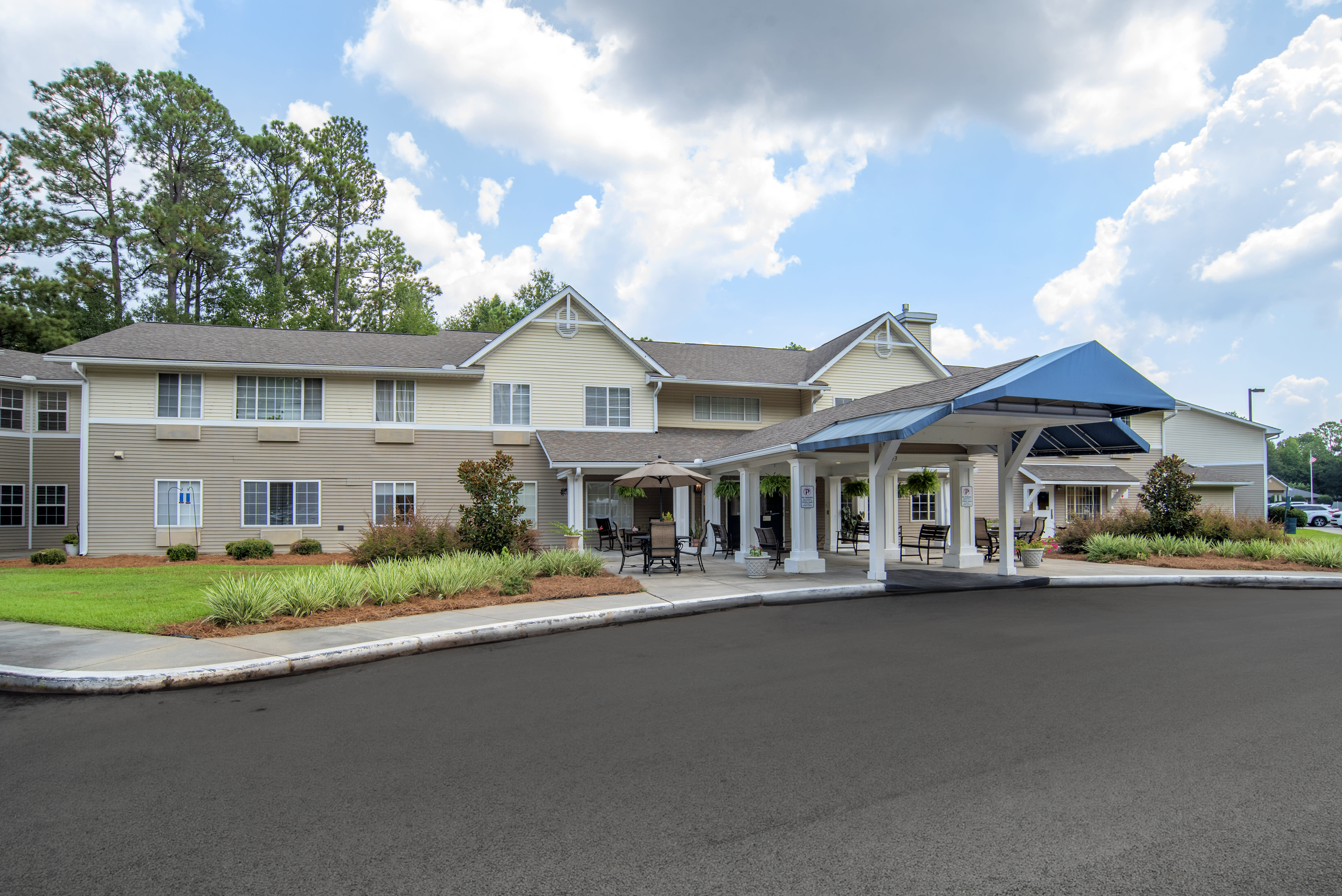 Brookdale Hattiesburg Assisted Living community photo 1