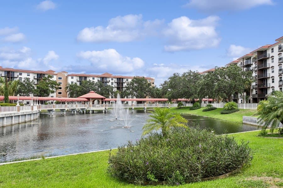 Fountainview