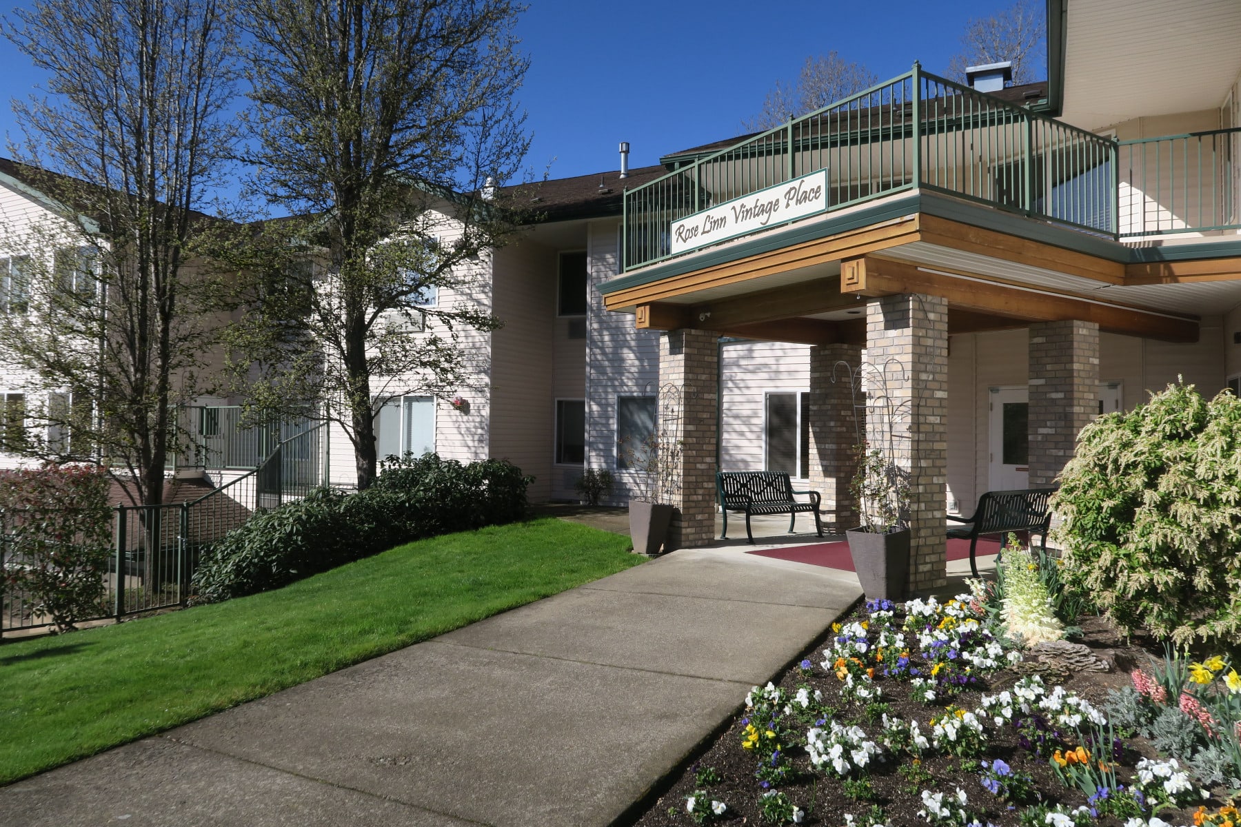 Rose Linn Vintage Place community photo 1