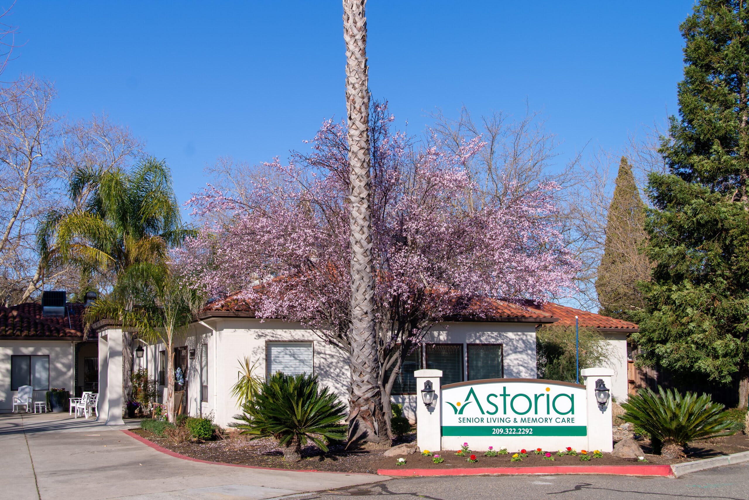 Astoria Senior Living Oakdale community photo 1